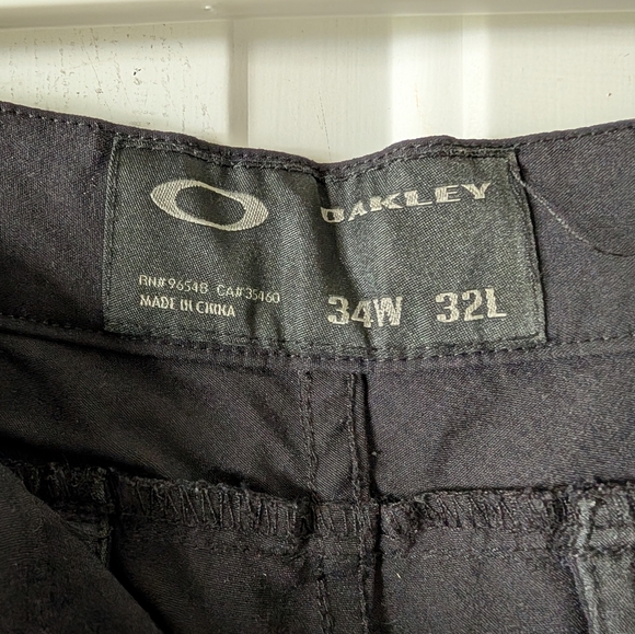 Oakley Men's Flat Front Black Dress Pants W34 L32 - Picture 2 of 6